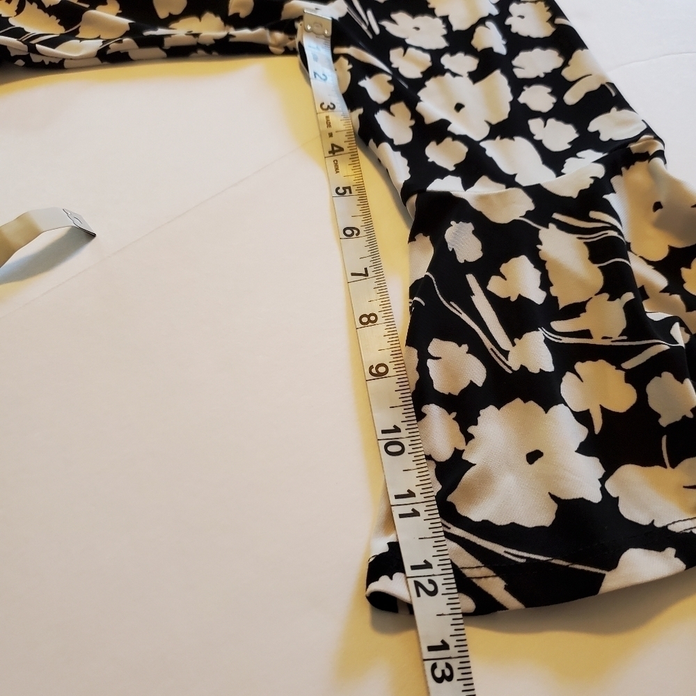 Tommy Hilfiger Black/White Floral Bell Sleeve Dress Sz 12 - Picture 10 of 12